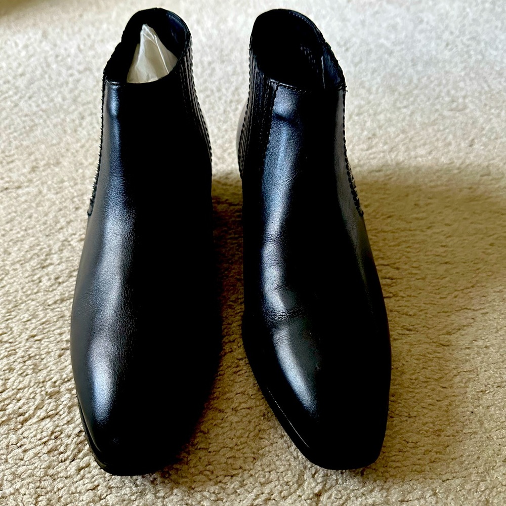 Aquatalia booties, size 8US